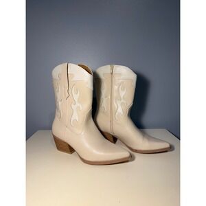 Universal Thread Cream Flame Detail Cowboy Boots Side Zip Pointed Toe Size 8.5